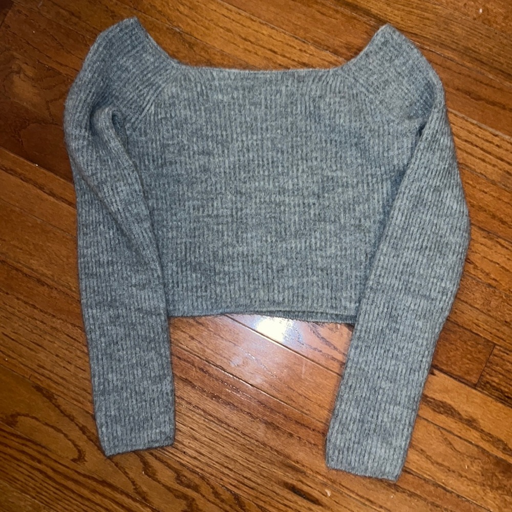 Olivia culpo off the shoulder grey crop sweater